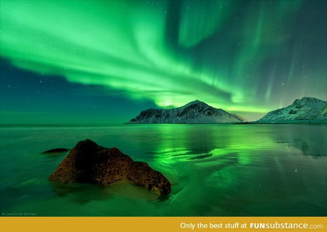 Northern lights over Lofoten, Norway