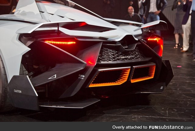 Concept Egoista Lamborghini Rear. Would look like a spaceship with out the tires