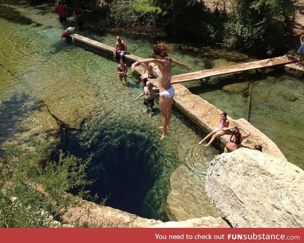 120 feet deep Jacob's well, Texas