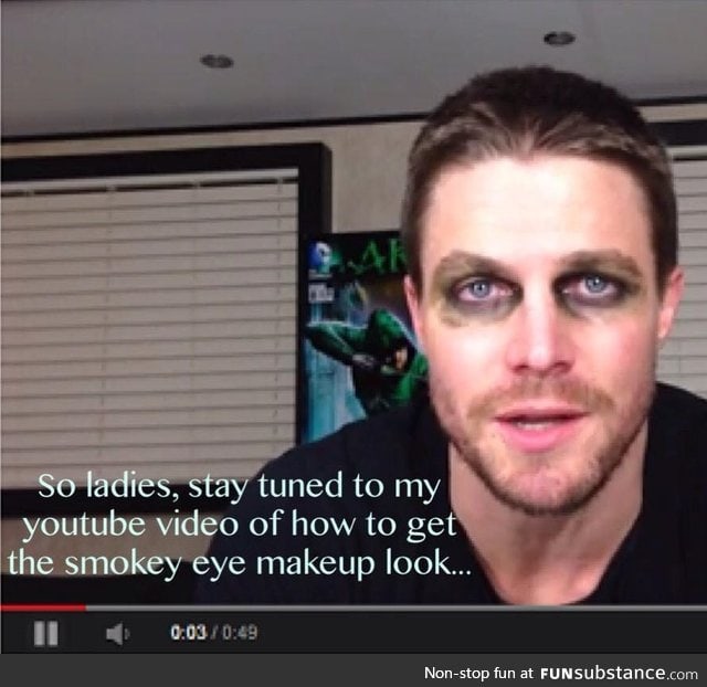 Stephen Amell(Oliver Queen/the Arrow) does a makeup tutorial video