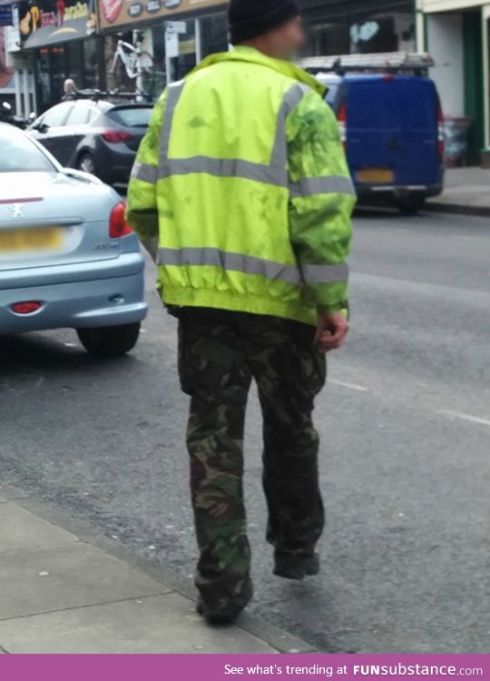 Amazing! man moves around city without any legs!