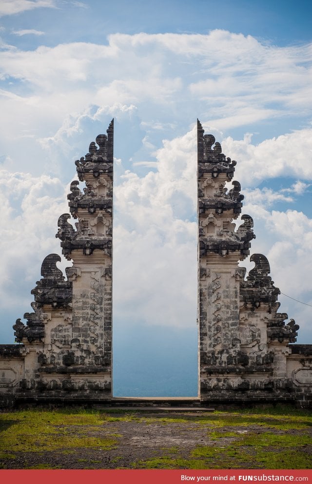 Pura lempuyang door (bali, indonesia)