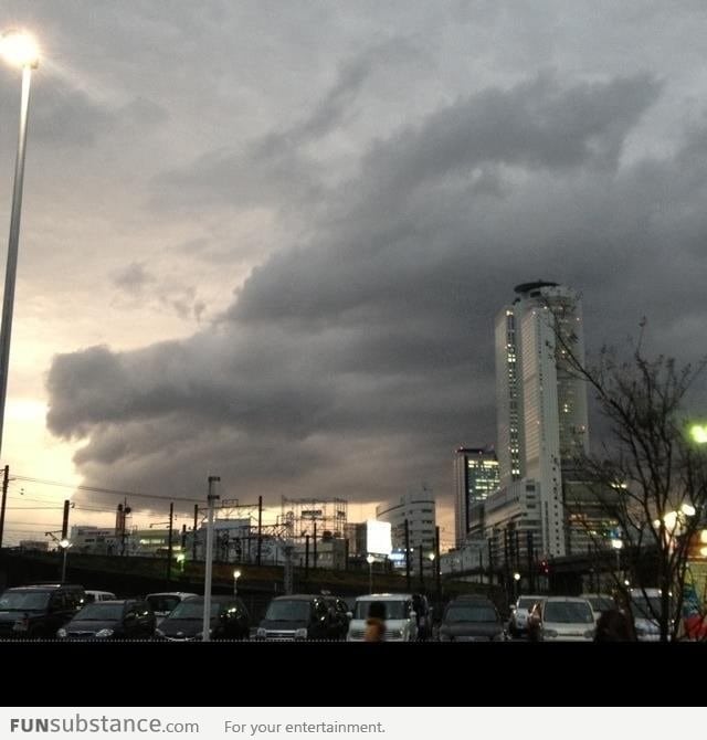 Seeing a dragon in the sky in Japan