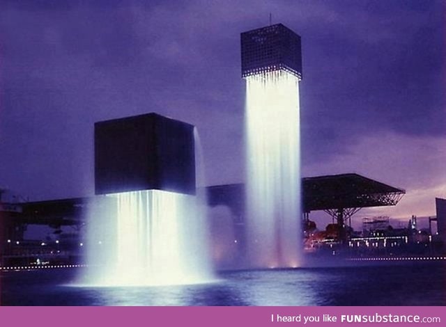 These Floating Fountains in Osaka look like Borg ships