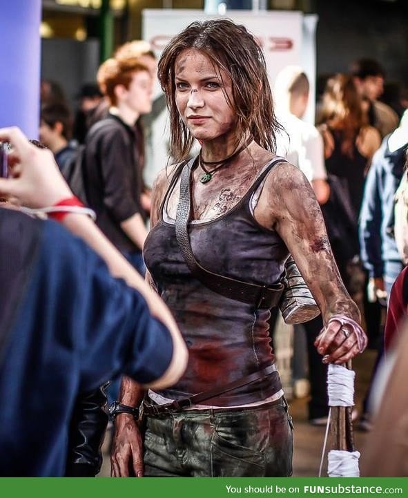 Amazing and realistic Lara Croft cosplay