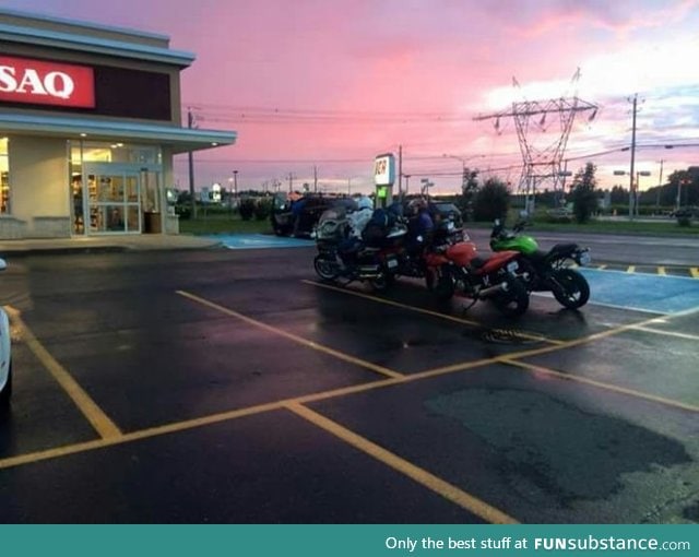 Reverse asshole parking, 4 bikes 1 parking spot! Welcome to Canada