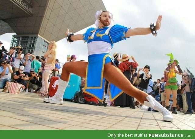 Sexiest Chun Li cosplay ever!