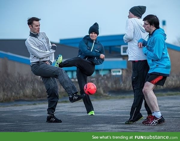 The world's top chess players trying to play soccer