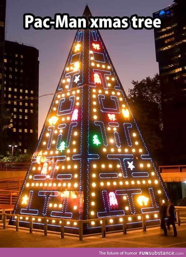 Awesomely badass Pac Man xmas tree