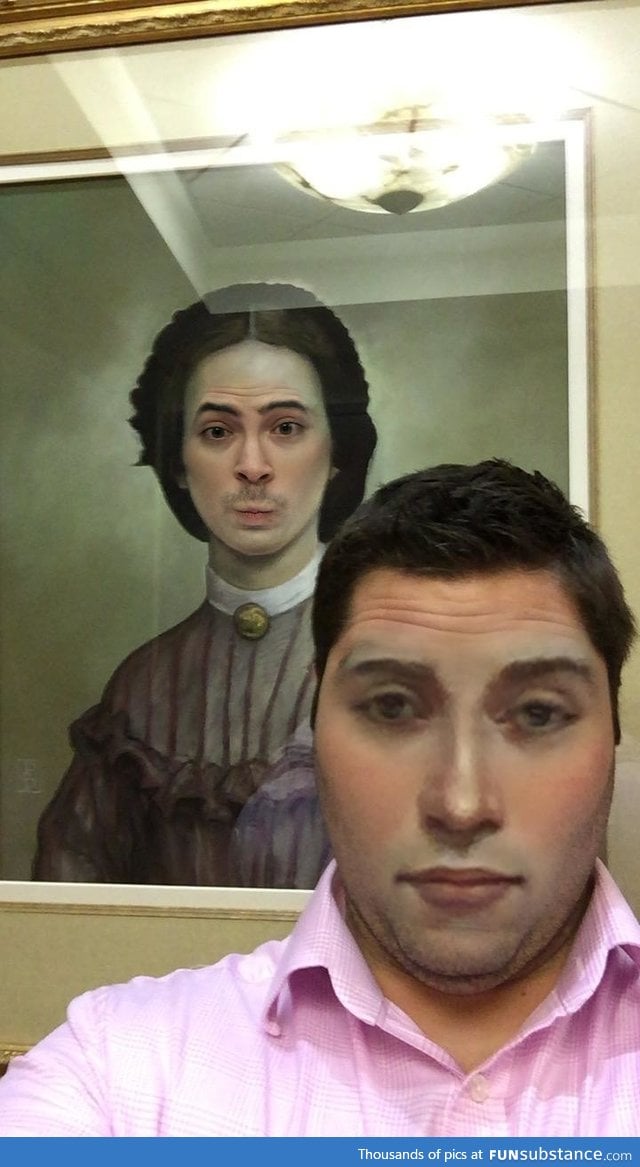 Guy used a face-swapping app in a museum