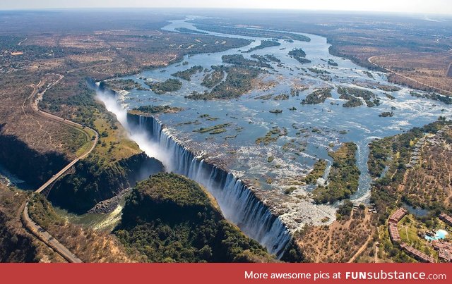 Much bigger than Niagara...Much less tourists than Niagara