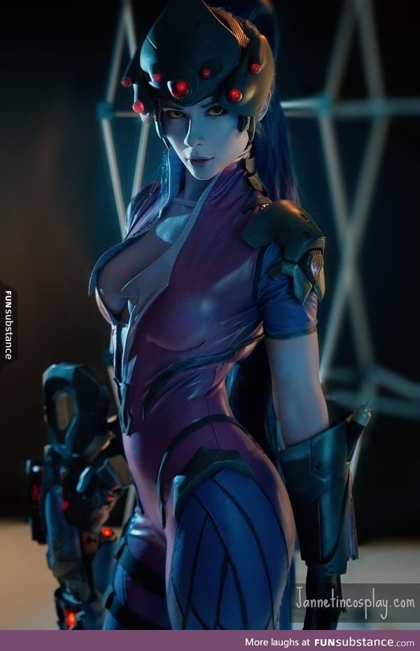 Widowmaker cosplay