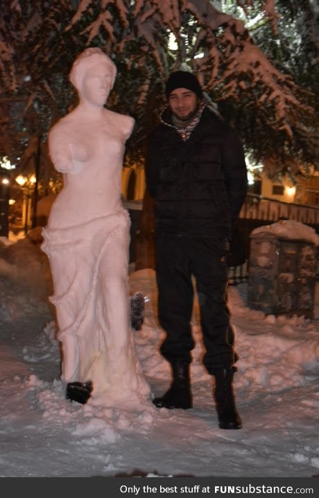 Greek art student made Aphrodite of Milos instead of a snowman