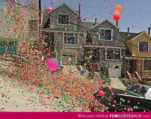 250,000 bouncy balls in San Francisco