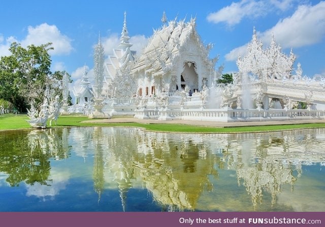 Real Life Fairytale Place 6: Wat Rong Kun Chiang Rai (Thailand)