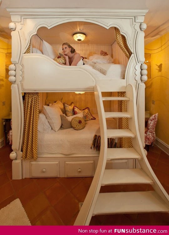 A princess' bunk bed