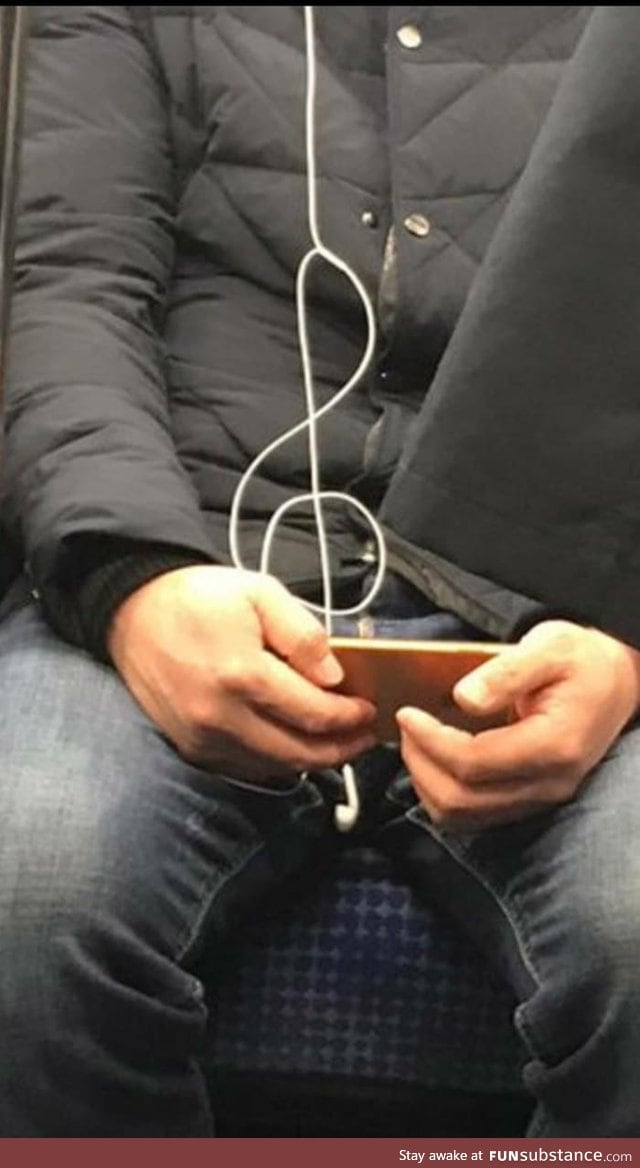 This guys earphones made the most perfect music note