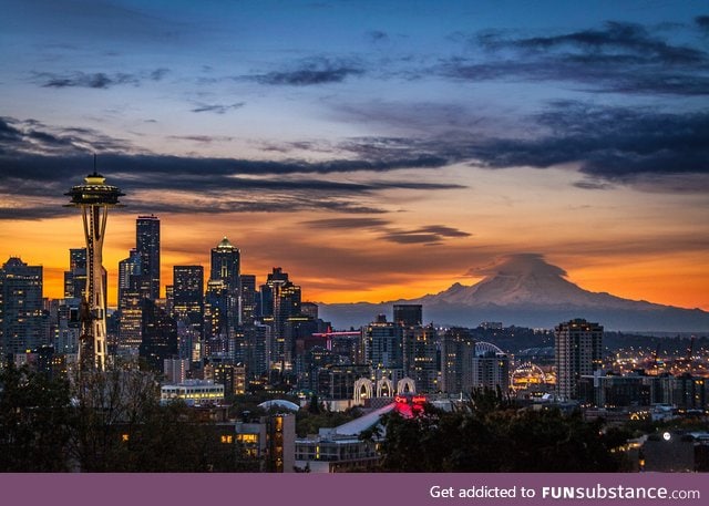 It's not rainy and gloomy in Seattle ALL the time. Morning sunrise 10/14/2017 [OC]