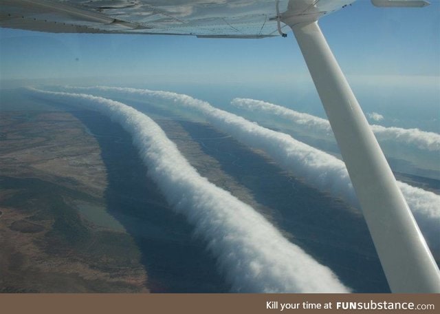 Extremely rare morning Glory clouds over Australia