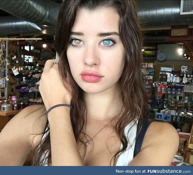 Sarah McDaniel, model with heterochromia