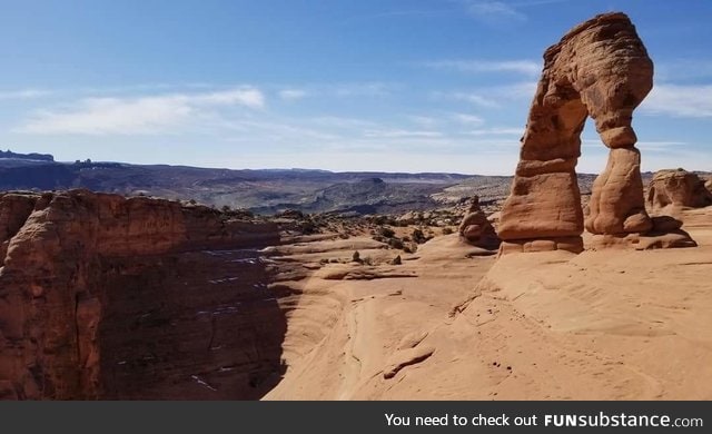 This arch looks like an optical illusion