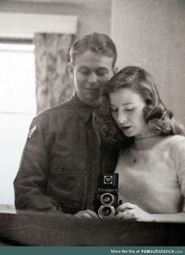 Wartime selfie, 1940