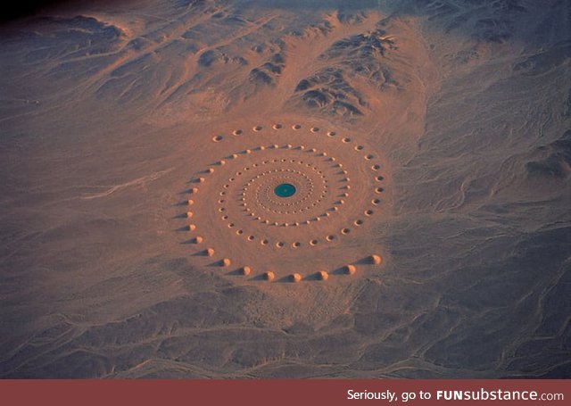 This Million Square Foot Artwork in the Sahara is Still Visible After 17 Years