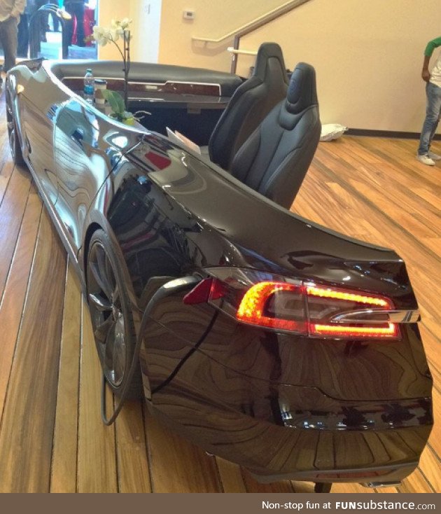 Reception desk at a car dealership