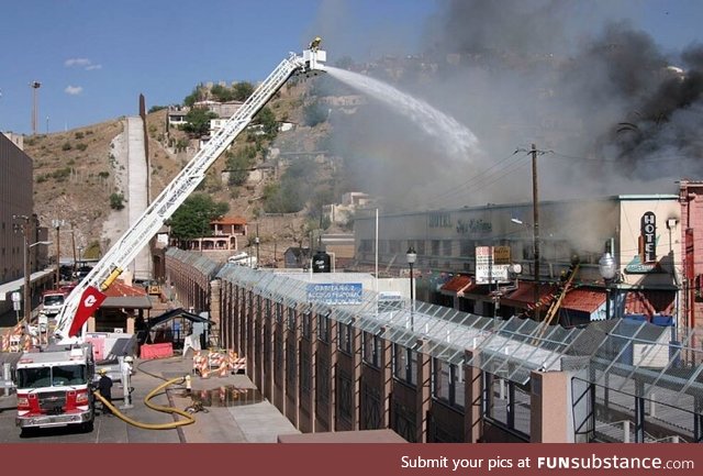 US firefighters helping out in Mexico