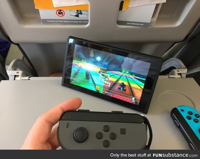 What pc Gamers do during long flights?