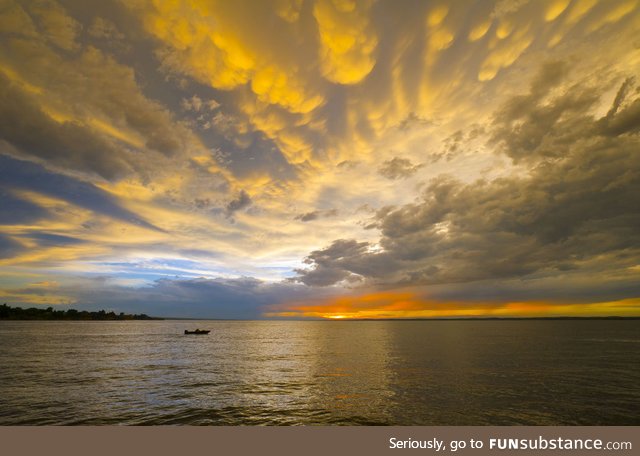 Are we doing sunsets? Lake Mcconaughy, NE (my home)