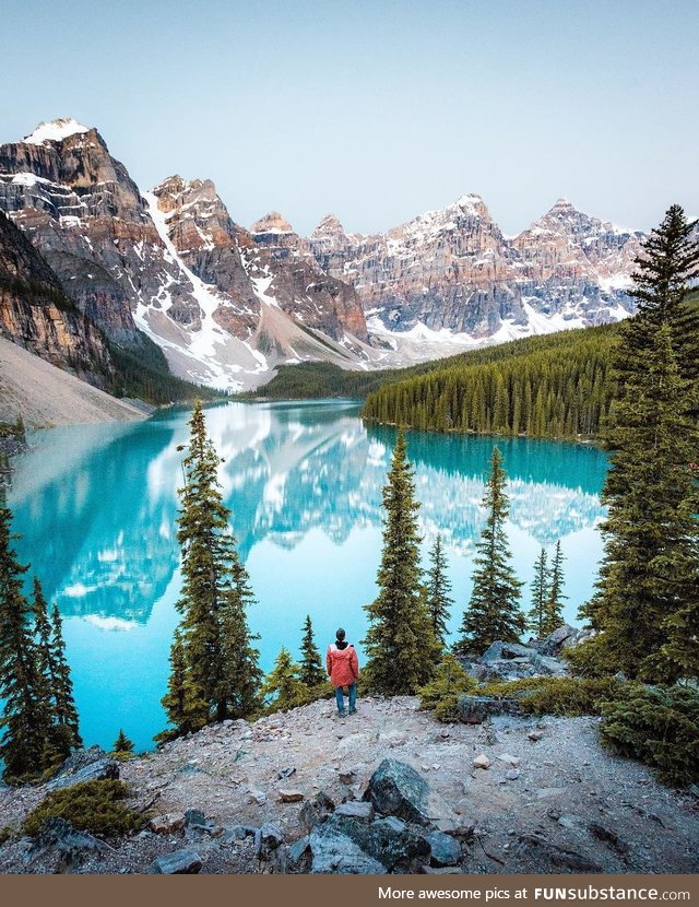 Moraine lake, alberta canada