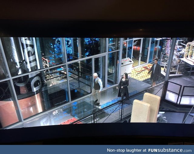 In Ant-Man & The Wasp (2018), Hank Pym's lab is powered by enlarged Duracell