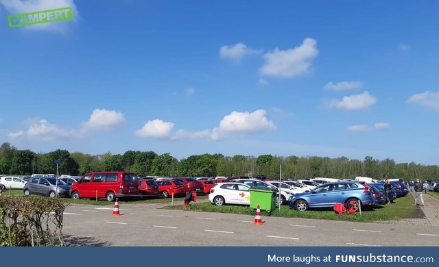 Traffic controllers with a sense of humor made visitors park by color