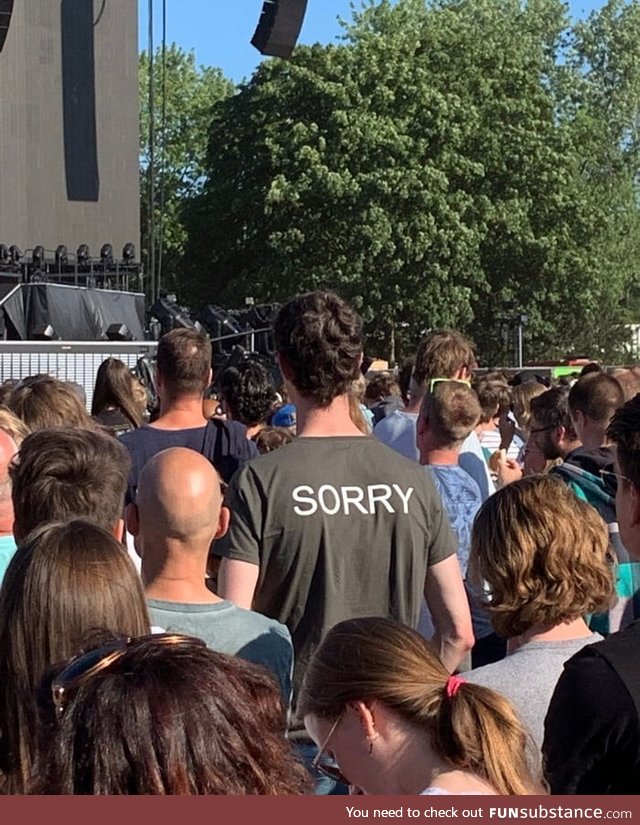 Just a polite tall Dutch guy at a concert