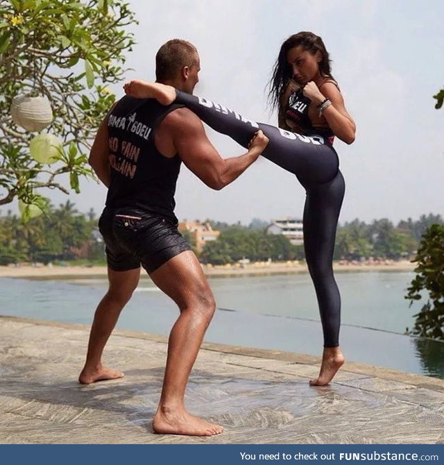 Just Gal Gadot doing martial arts