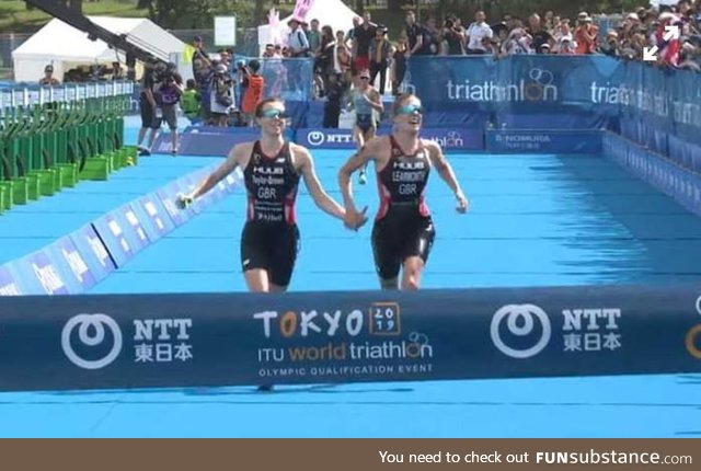 Jess and Georgia taught it was a good idea to cross the finish line together holding