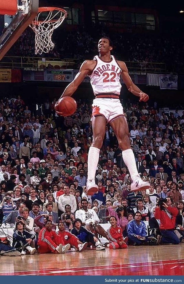 Larry Nance winning the first NBA dunk contest (1984)