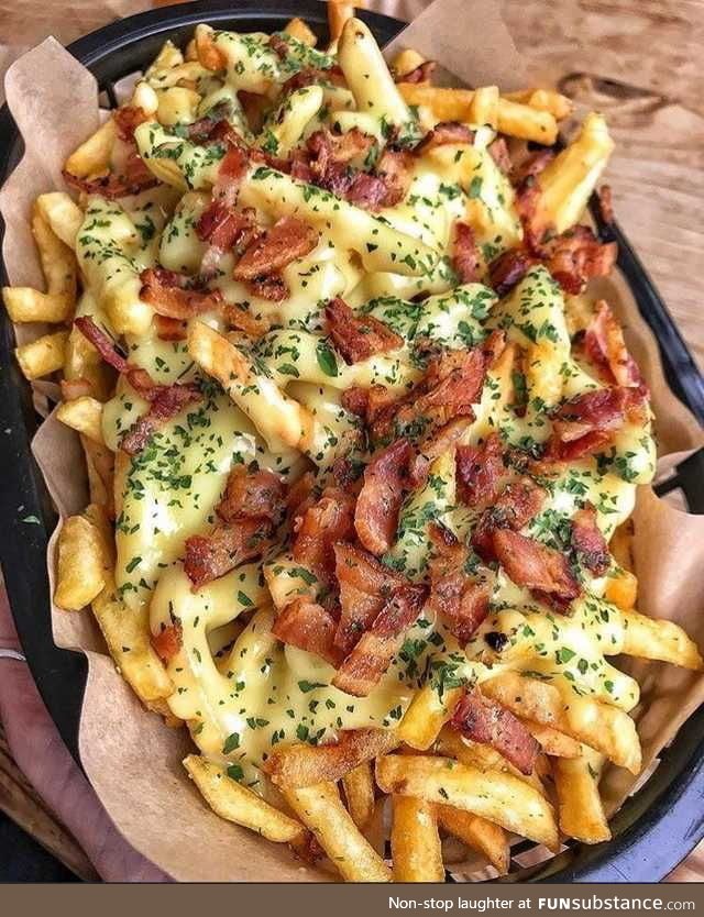 Cheesy garlic bacon fries