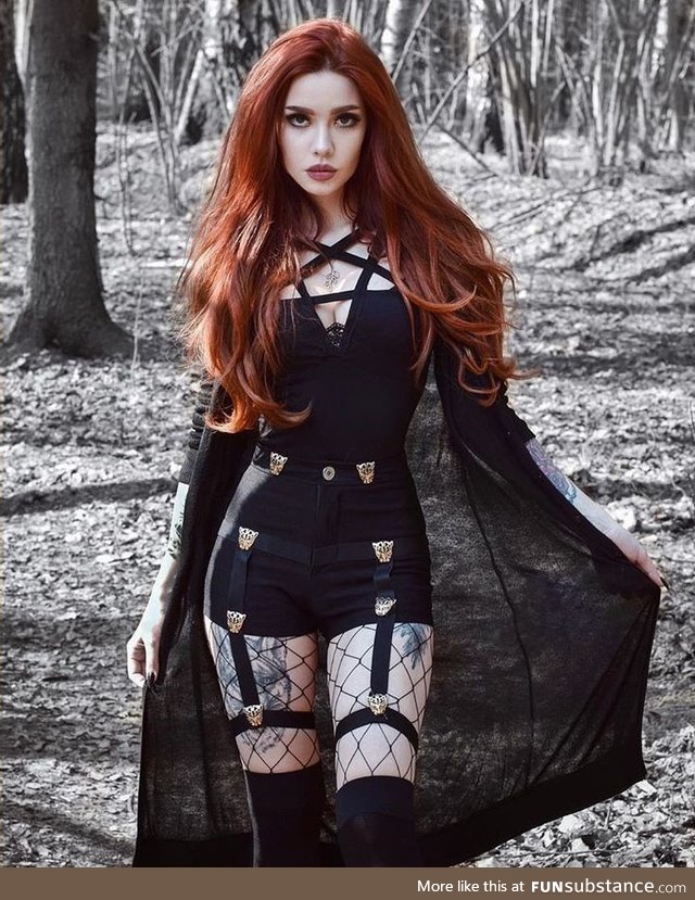 Daily Dose of Goth Girls #7: ann.siren (IG)