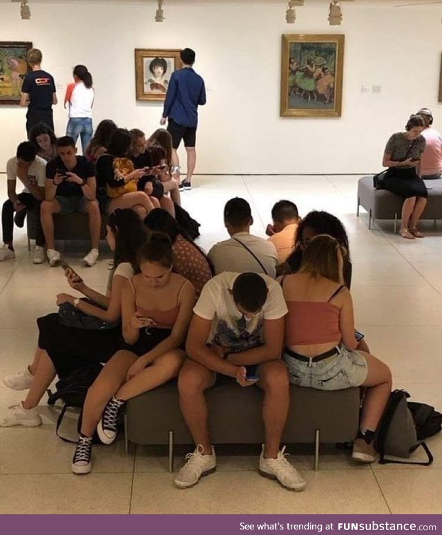 Three idiots went to an art gallery without their smartphones