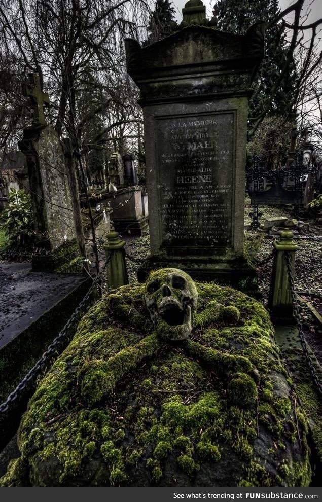 Grave of Antoine Michel Wemaer, a merchant turned pirate who died in 1837