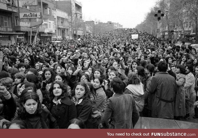 Picture of women protesting against the forced use of the hijab after the revolution of