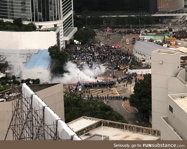 Police fire tear gas on Hong Kong protestors