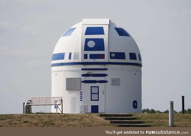 Did you know that this R2-D2 Observatory exists in Zweibrücken, Germany? Well, now you do!