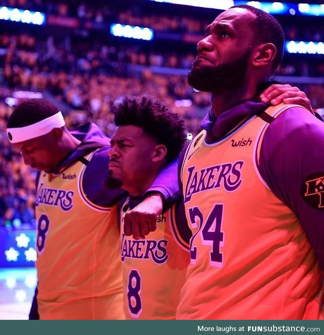 Emotional scene at the lakers game, Mamba forever