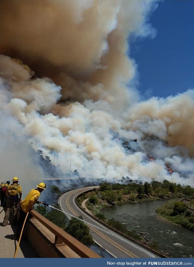 Grizzly creek fire in Denver