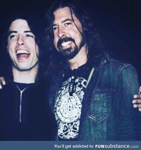 Rare photo of Nirvana drummer and Foo Fighters lead singeguitarist hanging out