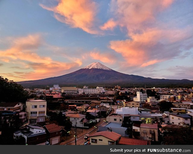 I've been in Japan for almost a month, Fuji is our last scenic stop before heading home