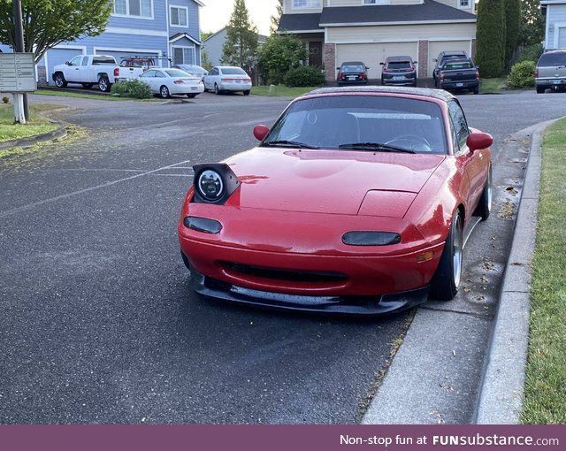 I caught this saucy Miata flirting with me